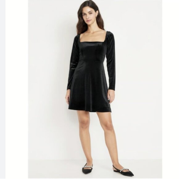 Old Navy Black Fit & Flare Velvet Long Sleeve Square Neck Mini Dress - Picture 1 of 10